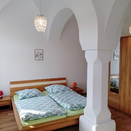 Ferienwohnung Im Rittergut Plohn 300 Meter Zum Freizeitpark Lengenfeld  Bagian luar foto